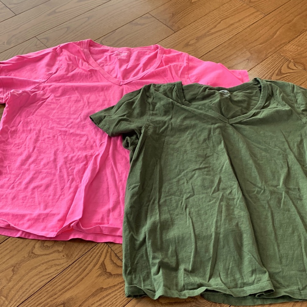 Pair of tee shirts XL
